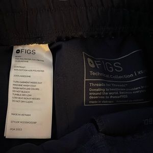 Like new Figs! Only worn once otherwise would be new with tags!  jogger style